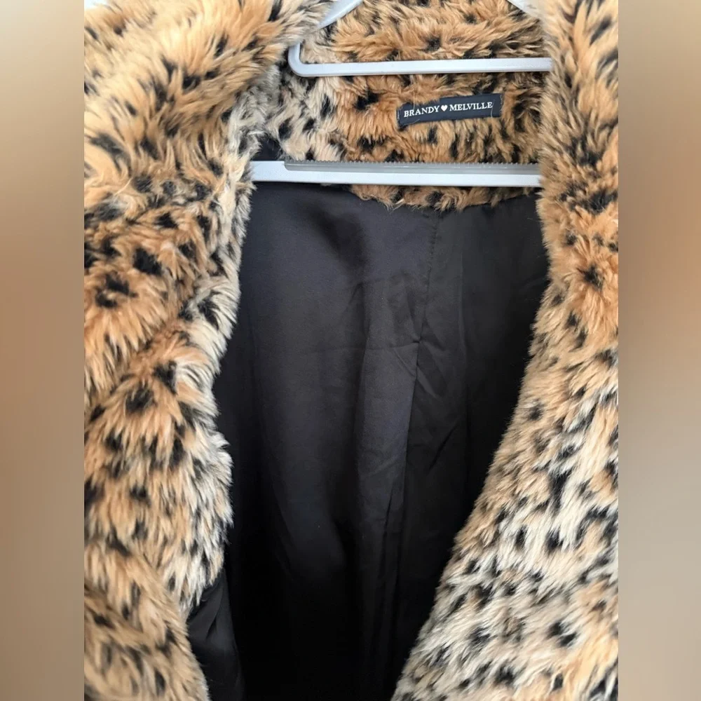 Brandy Melville Leopard Print Faux Fur Coat, One Size, Mid-Thigh Length - Picture 10 of 10